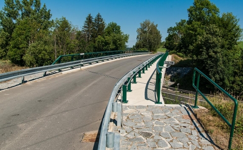 Most ev.č. 579-964-2 se svodidly OMO