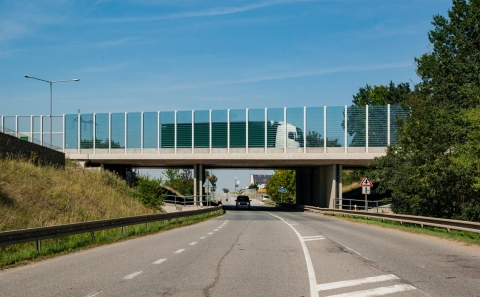 Most ev.č. D1-212 s prosklennou PHS přes silnici II/386