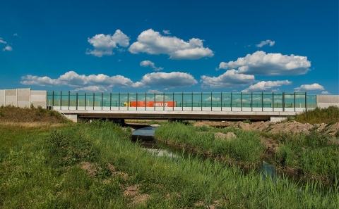 Most ev.č. D35-078 na dálnici D35 přes Ředický potok