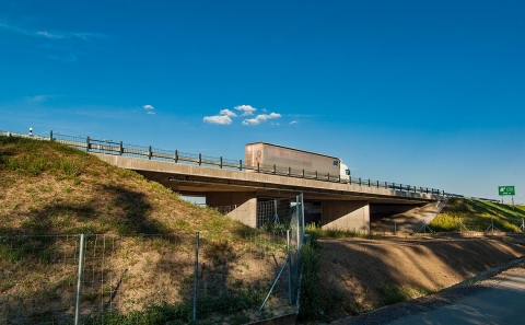 Most ev.č. 35-076 na D35 přes Bohumilečský potok