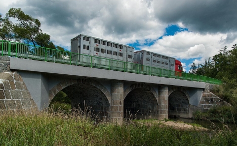 Most ev.č. 29-009 přes řeku Smutná se svodidly OMO