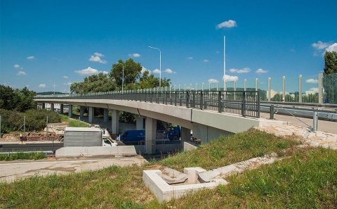Most na I/42 přes VMO Žabovřeská se svodidlem MS4/H2