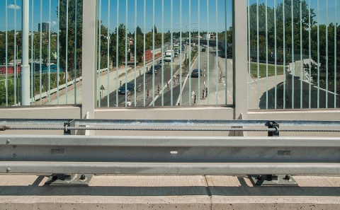 Svodilo MS4/H2 na mostě přes VMO Žabovřeská