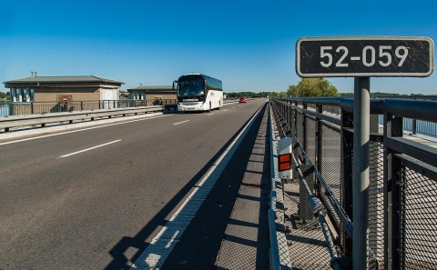 Svodidla MS4/H2 na mostě ev.č. 52-059 přes Nové Mlýny