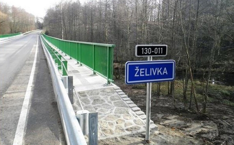 Most ev.č.130-011 se svodidly MS4/H2 po dokončení v roce 2012