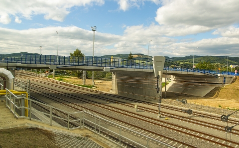 Celkový pohled na most směr železniční stanice Púchov