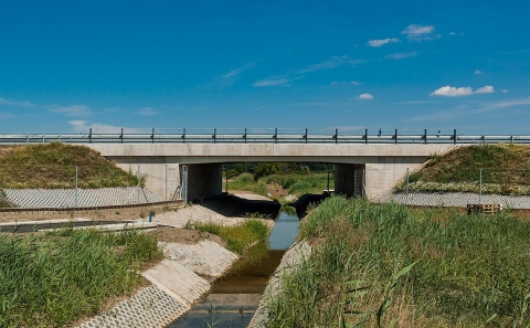 Most ev.č. D35-075A na dálnici D35 přes Bohumilečský potok