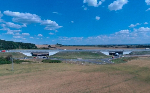 Letecký pohled na MÚK Časy dálnice D35