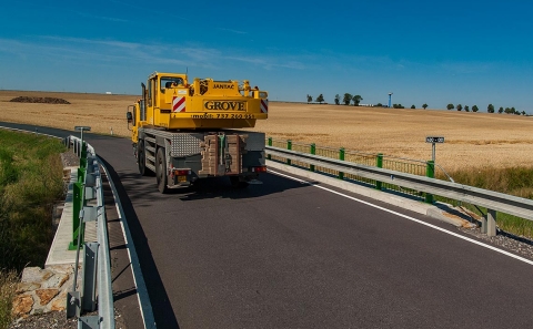 Svodidlo ZMS4-1/H2 před obcí Zvěrkovice