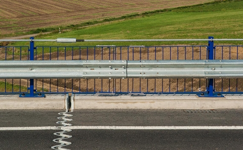 Dilatační prvek svodidla ZMS4-A3/H2 na mostě 11-126