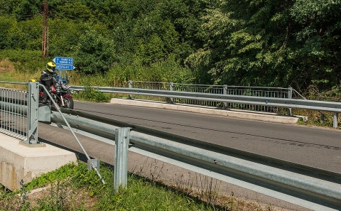 Uchycení výztužné tyče svodidla ZMS4-A3/H2