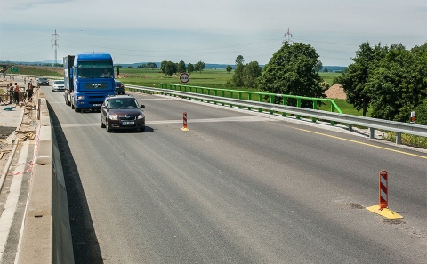 Svodidlo ZMS4/H2 na dálničním mostě D3-160