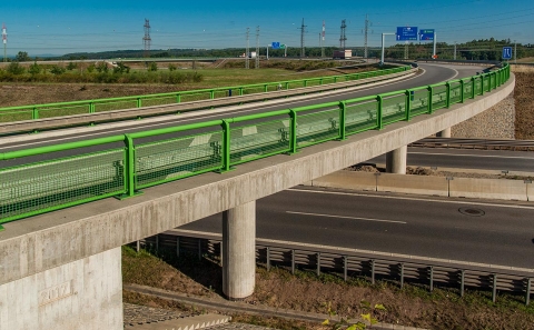 Třetí most rondelu MÚK Úsilné přes rychlostní komunikaci I/34