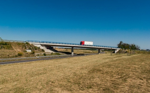 Most ev.č. 38I-100.1 přes nový obchvat Znojma